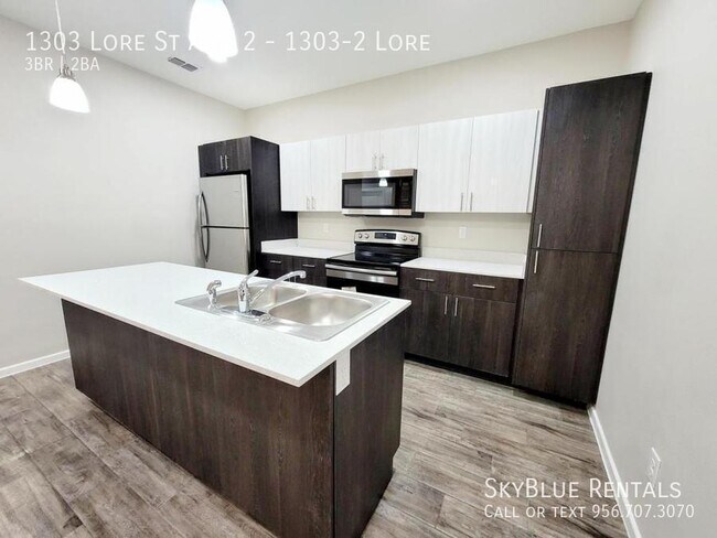 Building Photo - 1303 Lore Dr