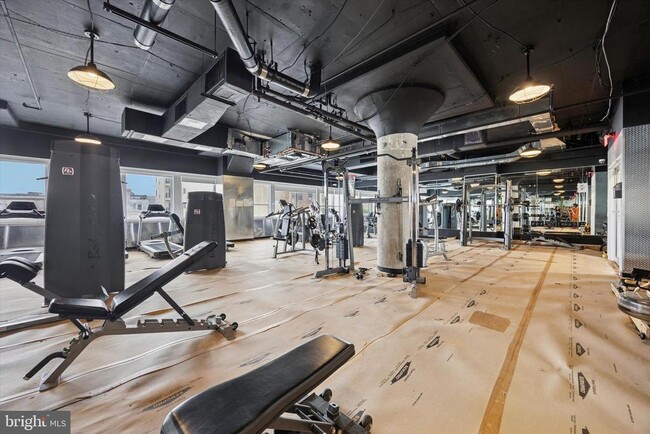 Building Photo - 1100 Vine St