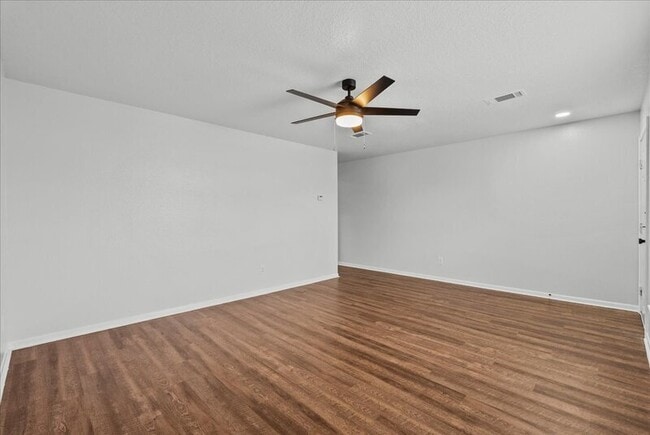 Building Photo - 5102 Akumal Calle