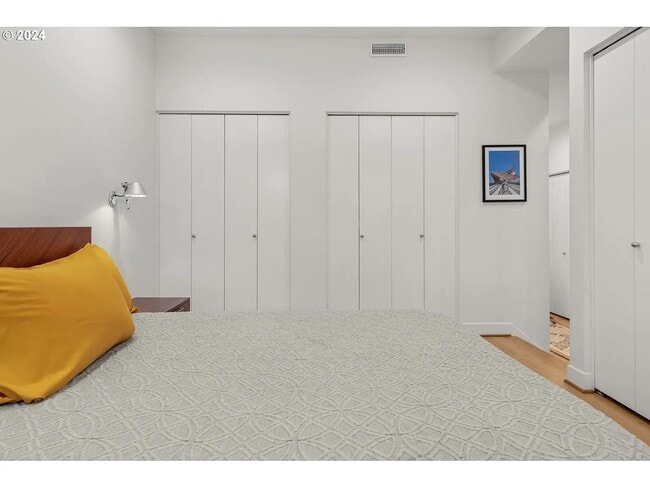 Building Photo - 618 NW 12th Ave