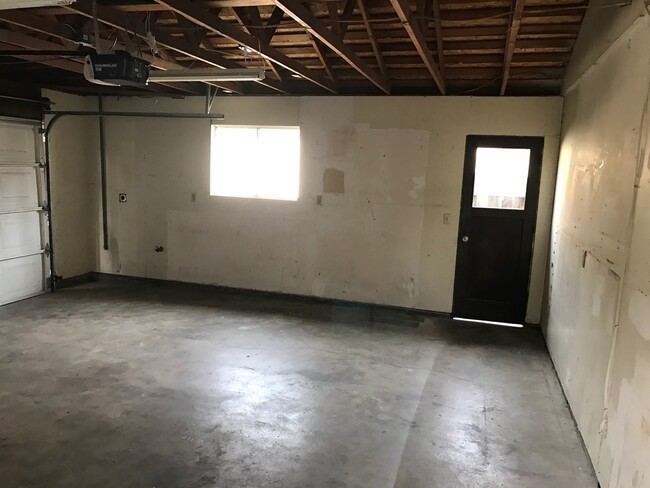 Building Photo - 1908 S Pride St