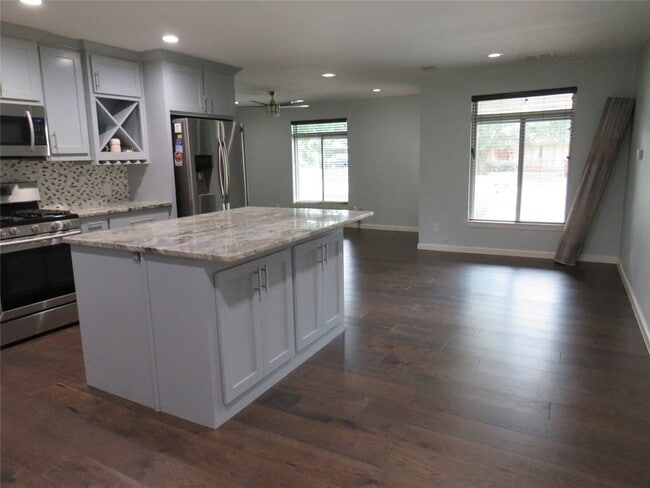 Building Photo - 1026 Thomas St