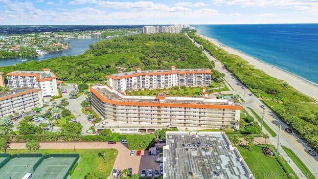Building Photo - 2871 N Ocean Blvd