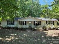 Building Photo - 2039 Vista Rd