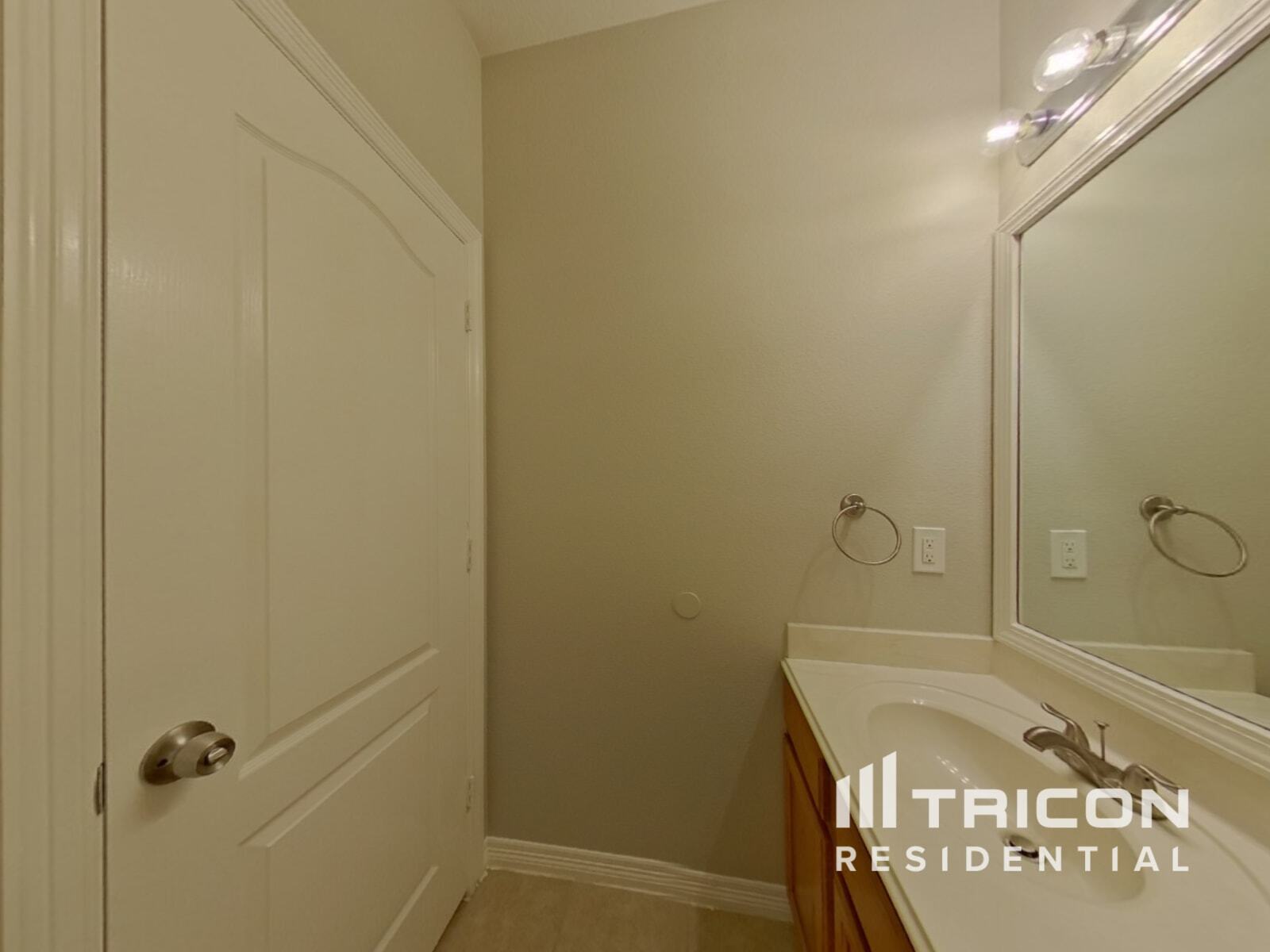 Building Photo - 28818 Hidden Cove Dr