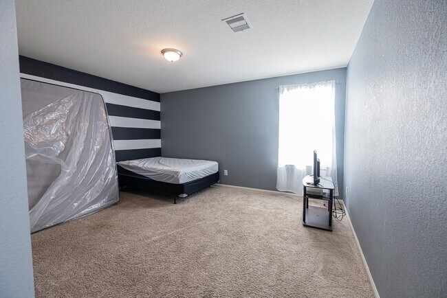 Building Photo - 10814 Spring Brook Pass Dr