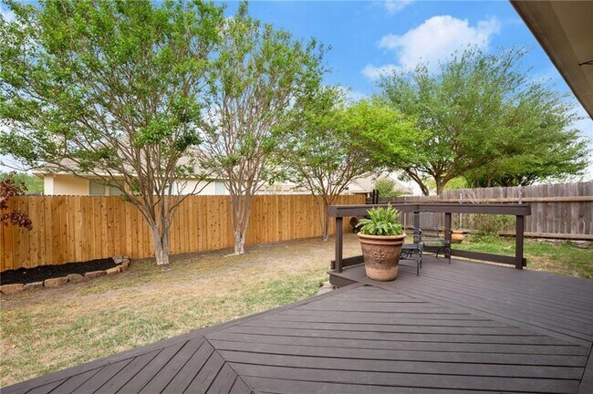 Building Photo - 2800 Mission Tejas Dr