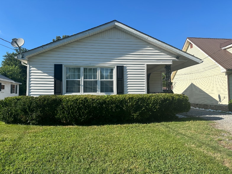 Primary Photo - 1107 Markham Ave