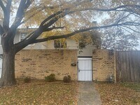 Building Photo - Townhome in Richardson ISD!!