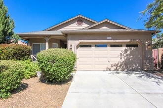 Building Photo - 3 bed 2 bath Pronghorn Ranch Home