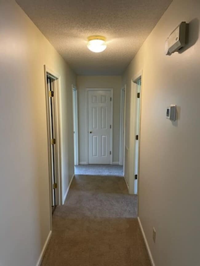 Building Photo - SINGLE FAMILY HOME