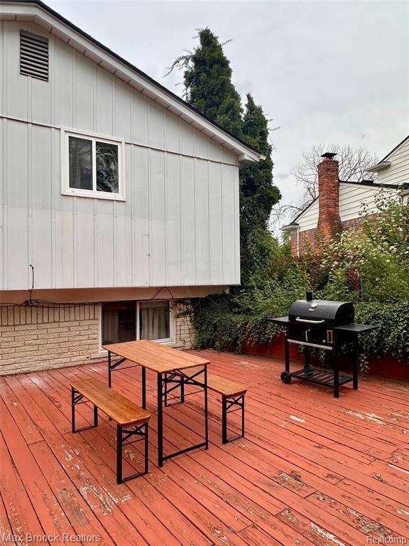 Building Photo - 6942 Leslee Crest Dr