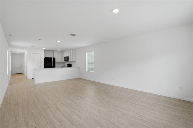 Building Photo - 905 Blue Heron Dr