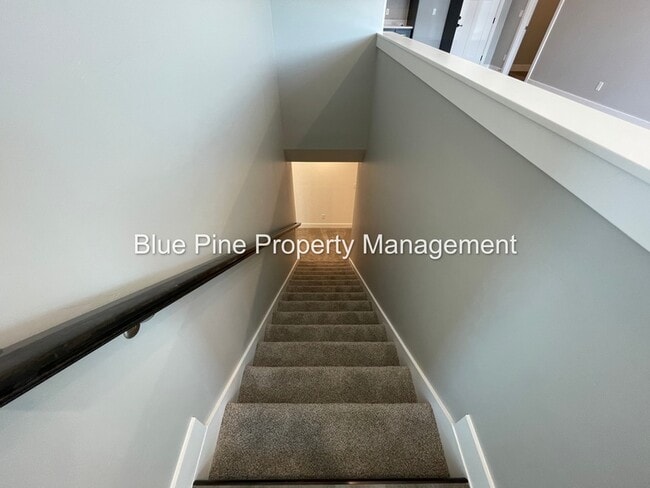 Building Photo - 5844 Wildrose Ave