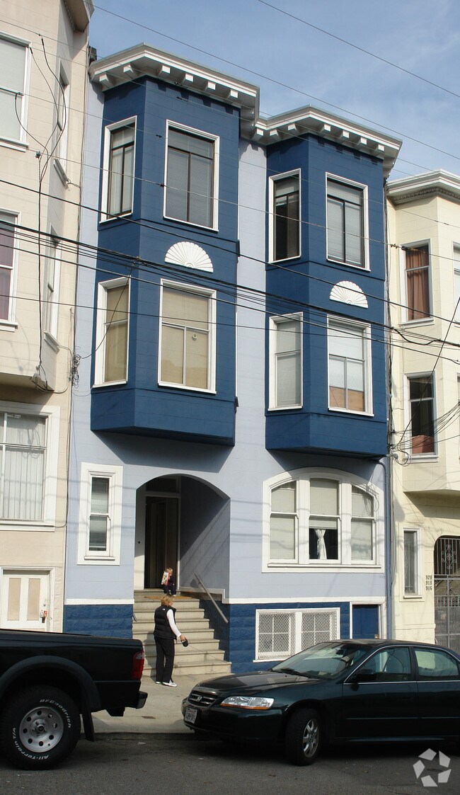 Building Photo - 922 Greenwich St