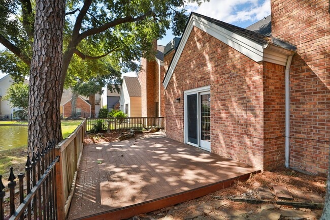 Building Photo - 7665 Ameswood Rd