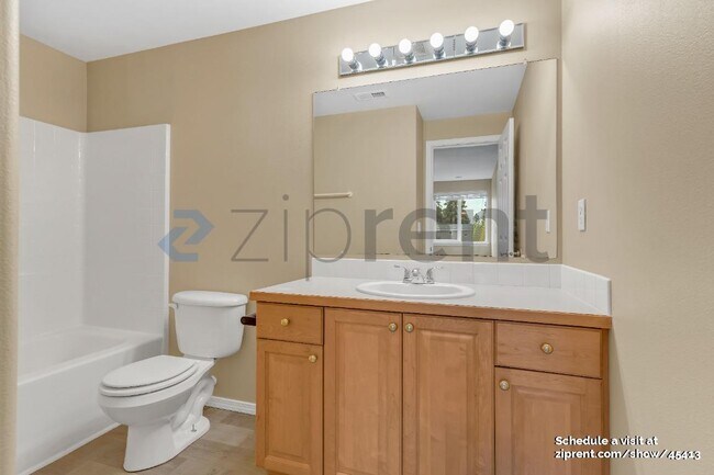 Building Photo - 13926 NE 7th Ct