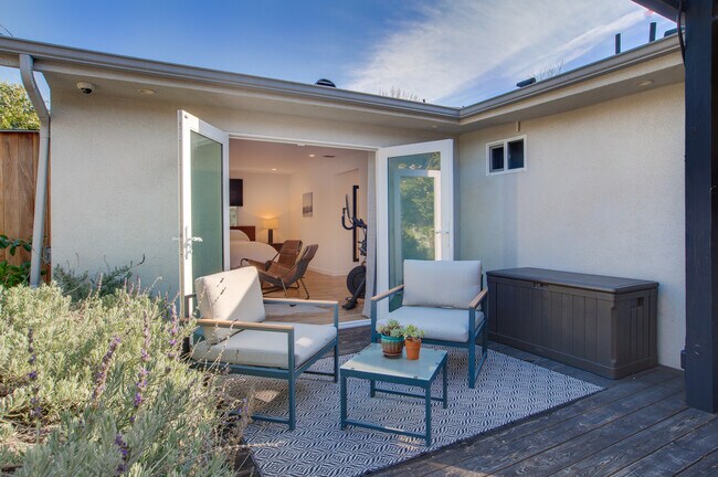 Building Photo - 12945 Welby Way