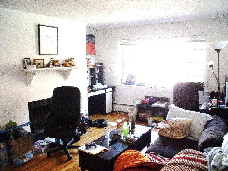 Building Photo - 50 Evergreen St