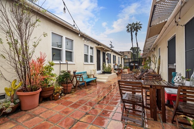 Building Photo - 1724 Abbot Kinney Blvd