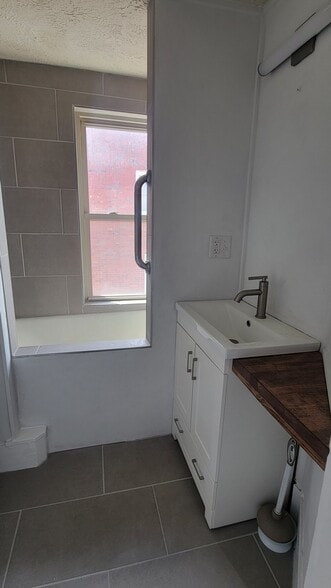 Building Photo - 4829 Calvert St