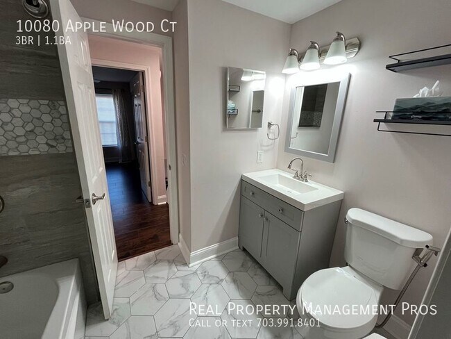 Building Photo - 10080 Apple Wood Ct
