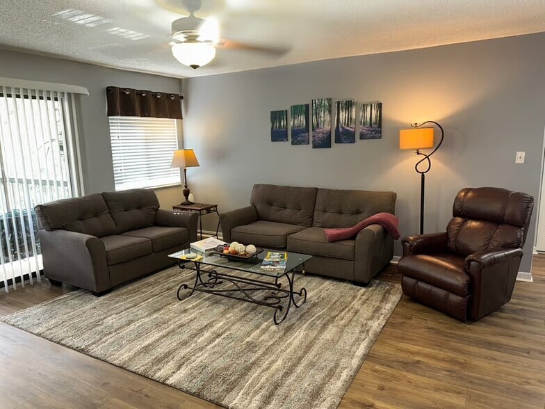 Family Room - 13289 Arbor Pointe Cir