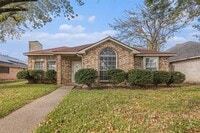 Building Photo - 1105 Irene Dr