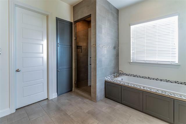Building Photo - 404 Templeton Dr