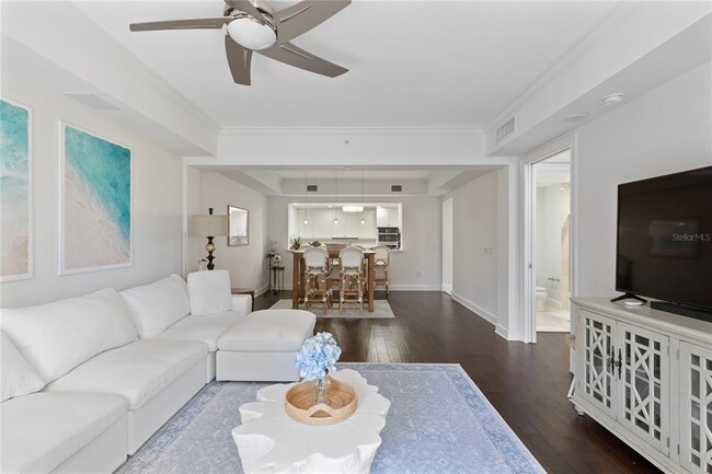 Building Photo - 300 Beach Dr NE