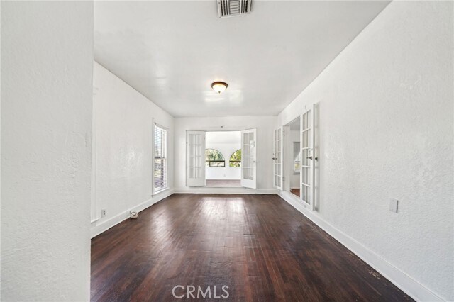 Building Photo - 3098 N Arrowhead Ave
