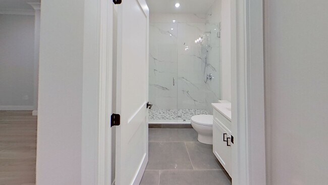 Building Photo - 47 Englewood Ave