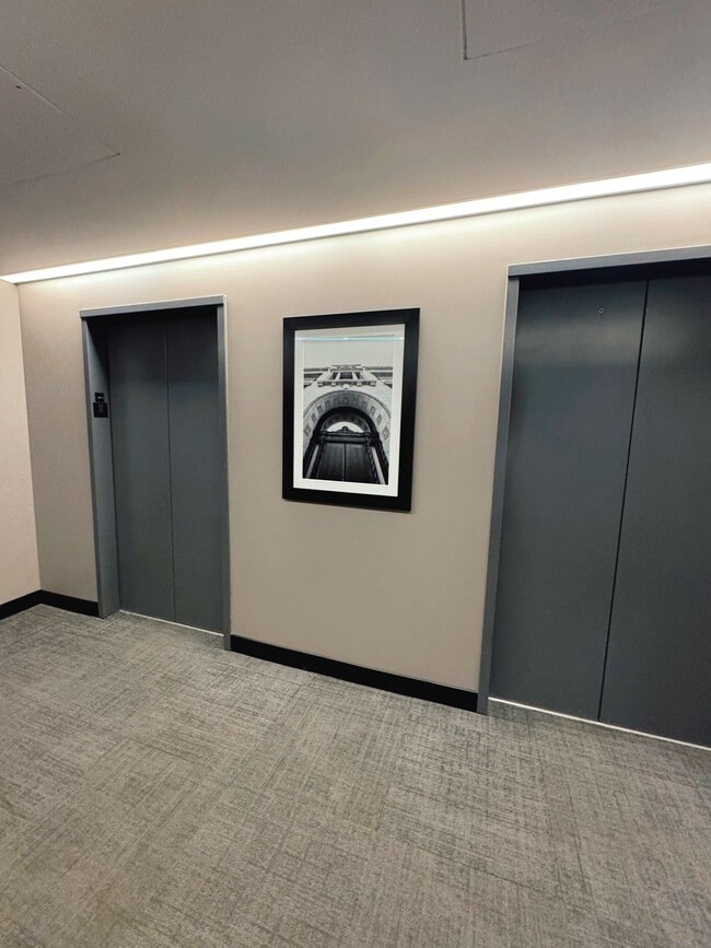 Building Photo - 1720 S Michigan Ave