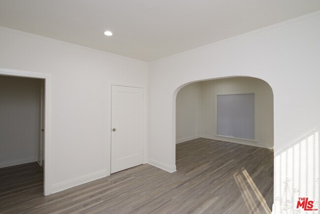 Building Photo - 1142 Mullen Ave