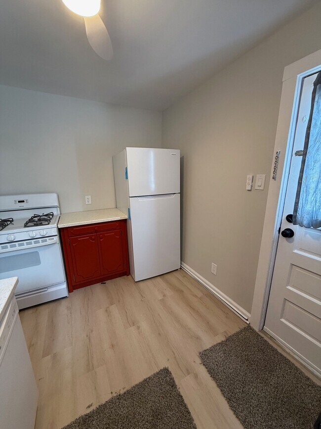 Building Photo - 1 Bed 1 Bath in Swissvale