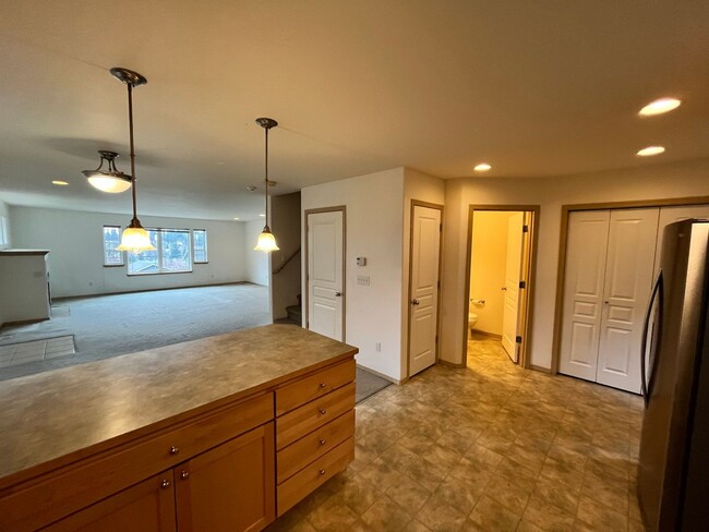 Building Photo - 3 Story, Large Home, Next to a Park with V...