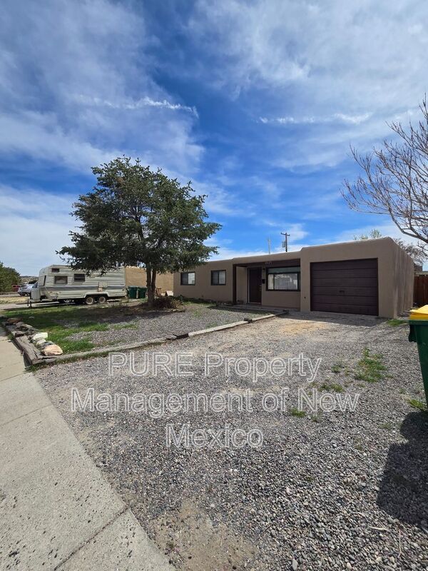 Building Photo - 2625 E 22nd St