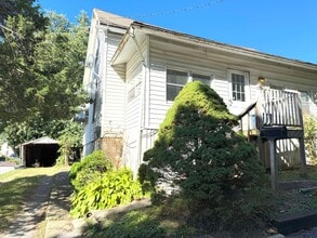 Building Photo - Coming soon- 3 bedroom, 1 1/2 bath in Mans...