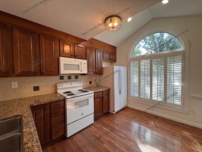 Building Photo - 100 Halsmer Ct