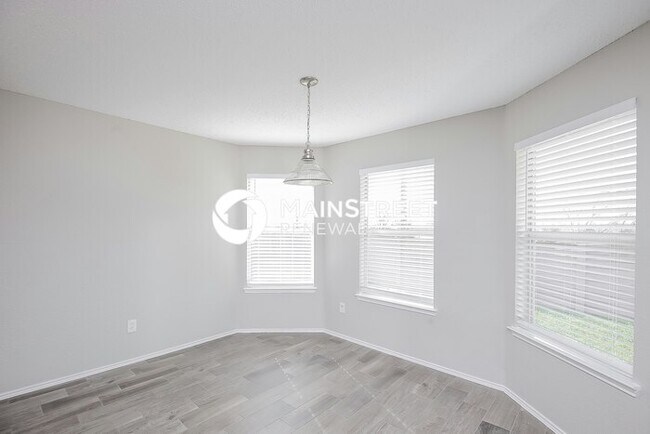 Building Photo - 3 Bedroom Pet-Friendly Home in Burleson, TX with Main Street Renewal