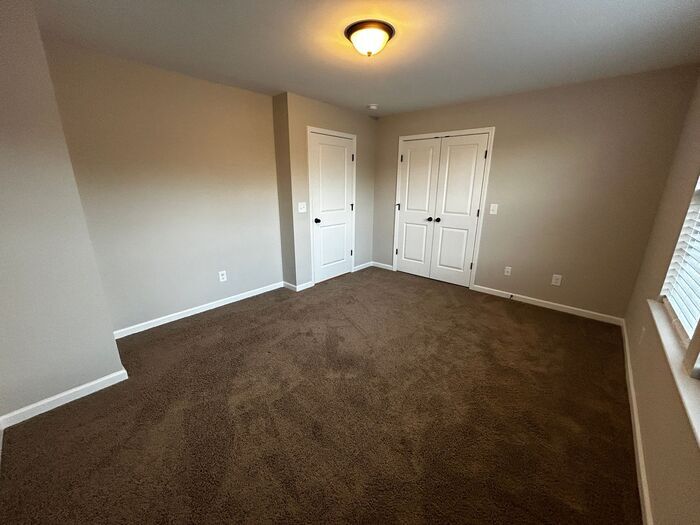 Building Photo - 8152 Warbler Wy