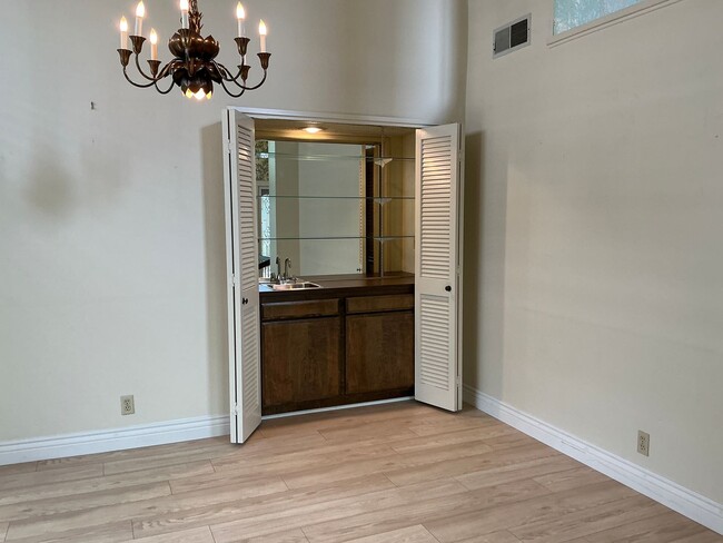 Building Photo - Charming 4 Bedroom 2 Bath 2 Story Home in the City of Fullerton