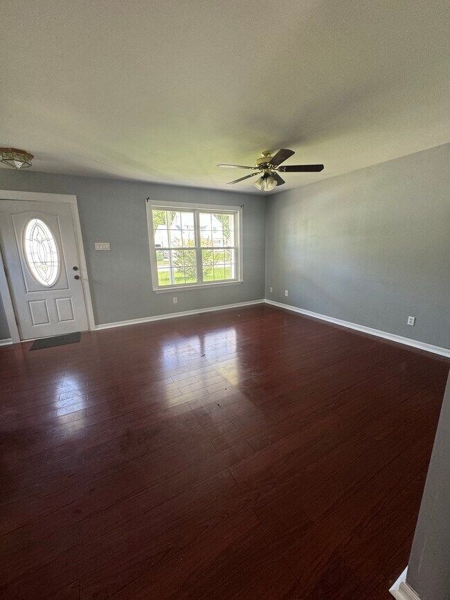 Building Photo - 415 S Zenia Ave