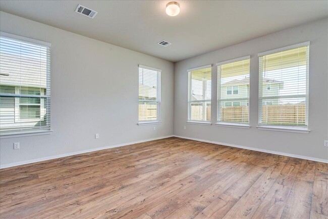 Building Photo - 116 White Dunes Dr