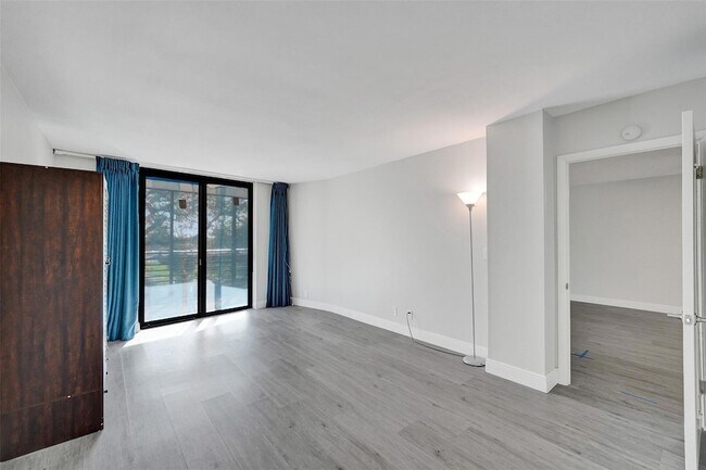 Building Photo - 3800 N Hills Dr