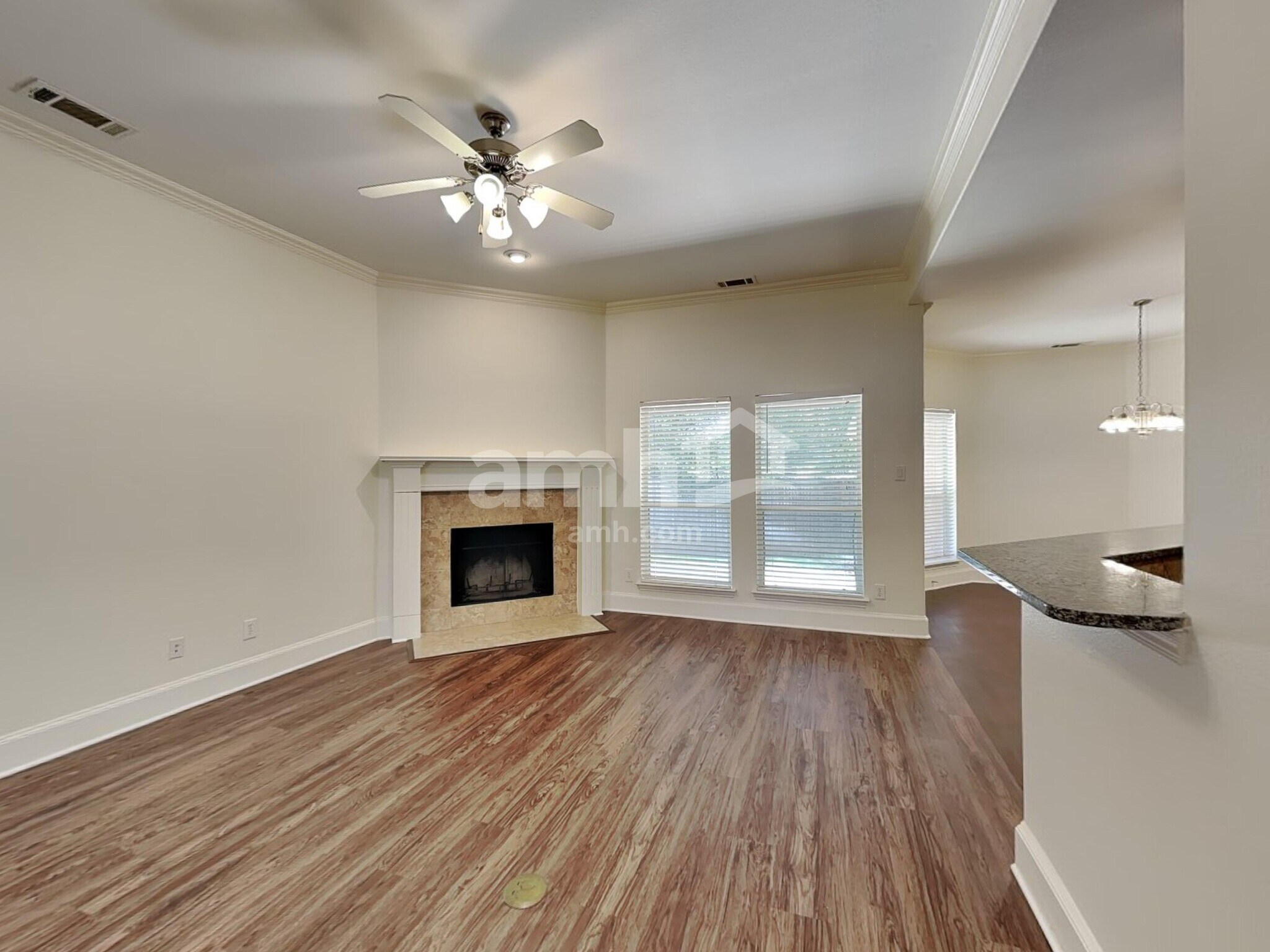 Building Photo - 3720 Drexel Dr