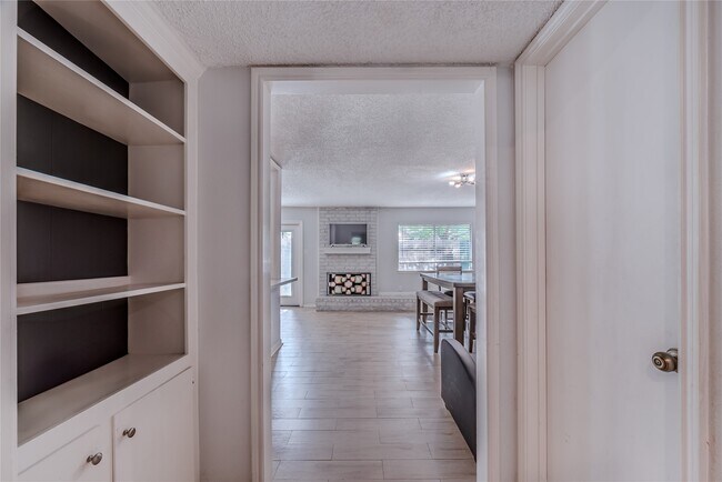 Building Photo - 14228 Misty Meadow Ln