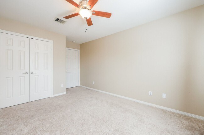 Building Photo - 2865 Westhollow Dr