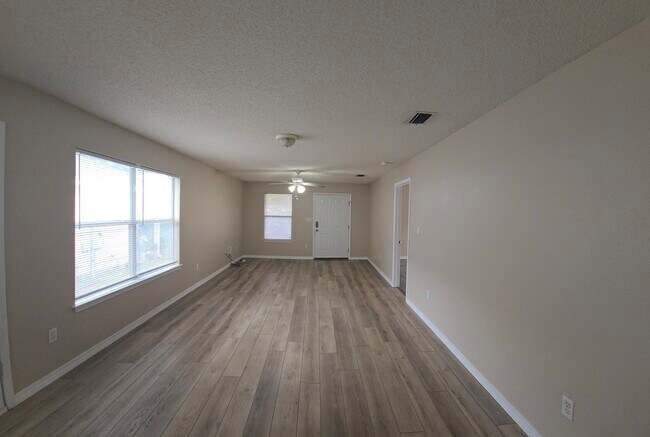 Building Photo - 7720 Lola Cir