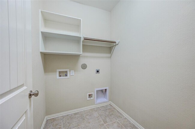 Building Photo - 6710 Trinity Trail Ln